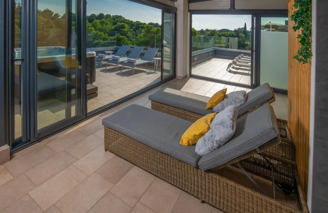 Aparthotel Punta Blu - POOL&SPA-1